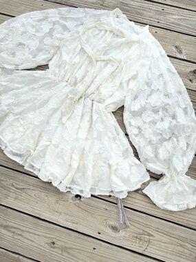 Gorgeous cream dress with wide sleeves, Missguided, size L, new with tags